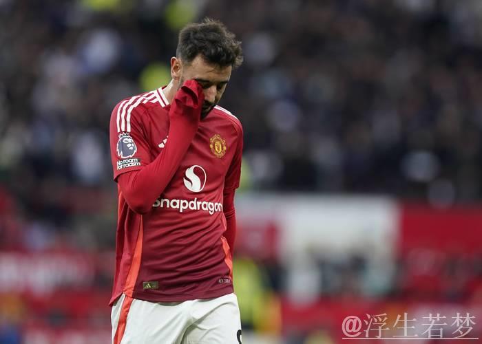 曼联门将位置迎变局!曝阿莫林震怒,将弃用奥纳纳启用26岁替补 曼联门将位置迎变局!曝阿莫林震怒,将弃用奥纳纳启用26岁替补